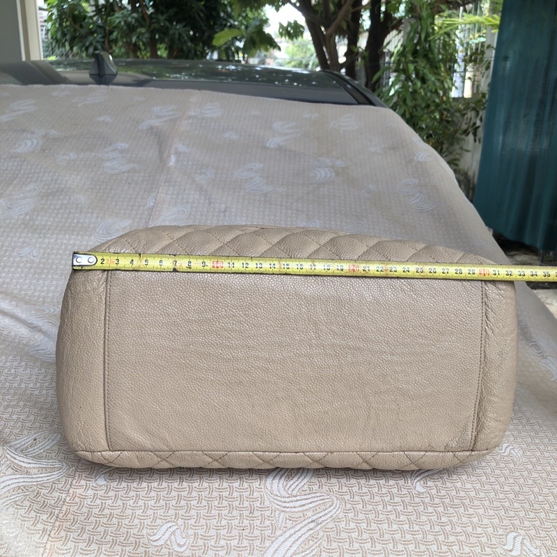 Túi chuẩn si. Túi qua sử dụng. Khách vui lòng xem hình nếu muốn biết thêm thông tin sản phẩm mời khách vô chat . Thanks.