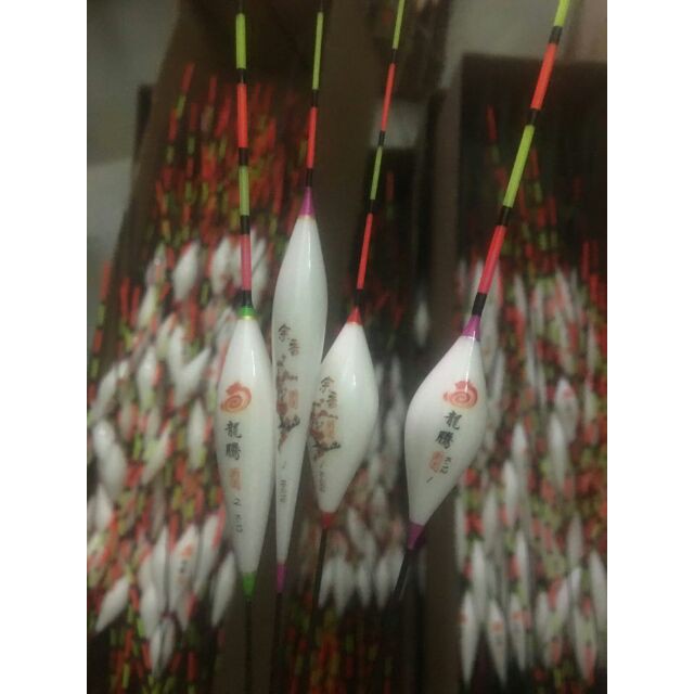 Phao câu đài trắng sứ