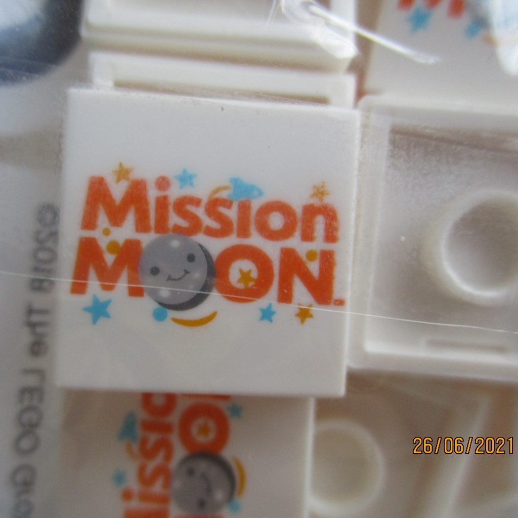 Phụ Kiện LEGO White Tile 2 x 2 with Groove with 'Mission MOON' Pattern ID 6239470 40118