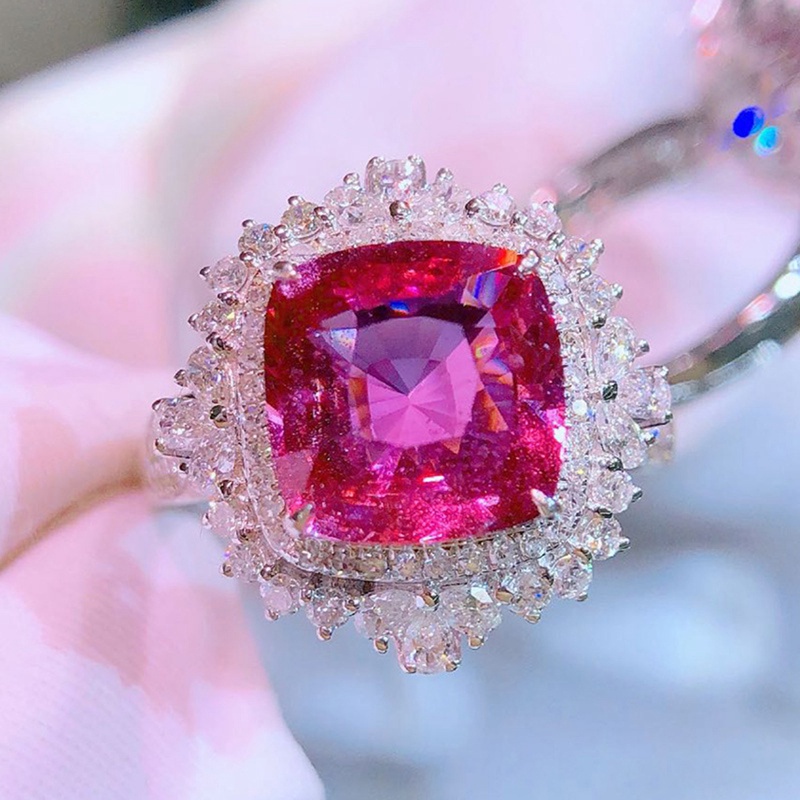 Nhẫn cưới đính đá zircon 2021 thiết kế sang trọng cho nữ