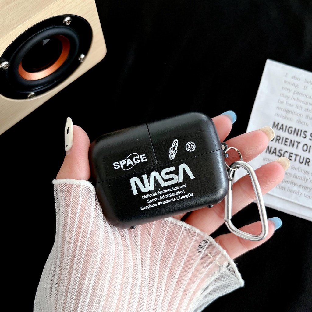 Vỏ Bảo Vệ Hộp Sạc Tai Nghe Bluetooth Không Dây AirPods 1 2 pro 3 2021 gen3 Bằng Silicon Mềm Chống Rơi Hình NASA Trắng Đen