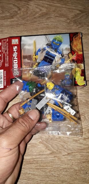 Lắp ráp 1 hộp LegoNinja Shinobi 61016 có nhiều chi tiết