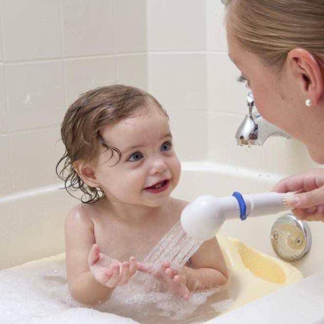 Sữa tắm trẻ em Lactacyd BB - Dùng cho trẻ bị rôm sẩy nuôi dưỡng cho làn da bé luôn mềm mịn cho bé (Chai 250ml)
