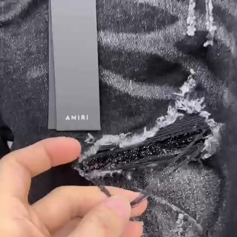 Quần jean bò nam Amiri slimfit đen mài rách đùi gối vá nhăn thêu chữ kim tuyến ống kẻ sóng QJ205P | BigBuy360 - bigbuy360.vn