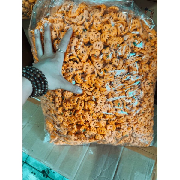 Món ăn tuổi thơ Snack sò hành, cua hành thơm ngon,đậm vị túi 500gram