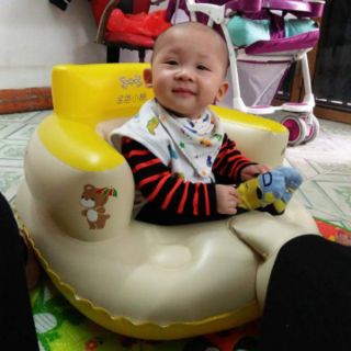 Phao thú tập ngồi cho bé.