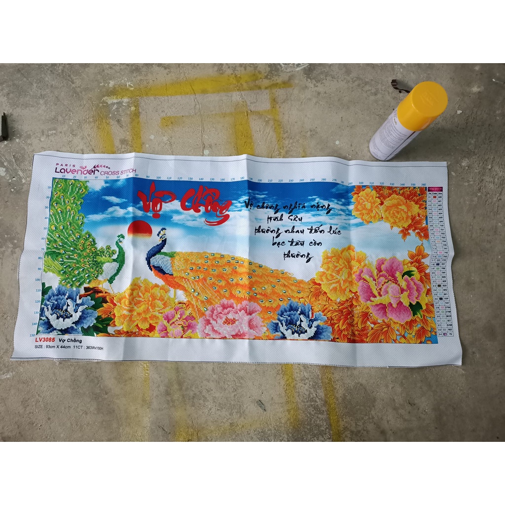 Tranh thêu vợ chồng Kt:93x44cm,tranh chưa thêu.tặng kéo và xỏ chỉ.