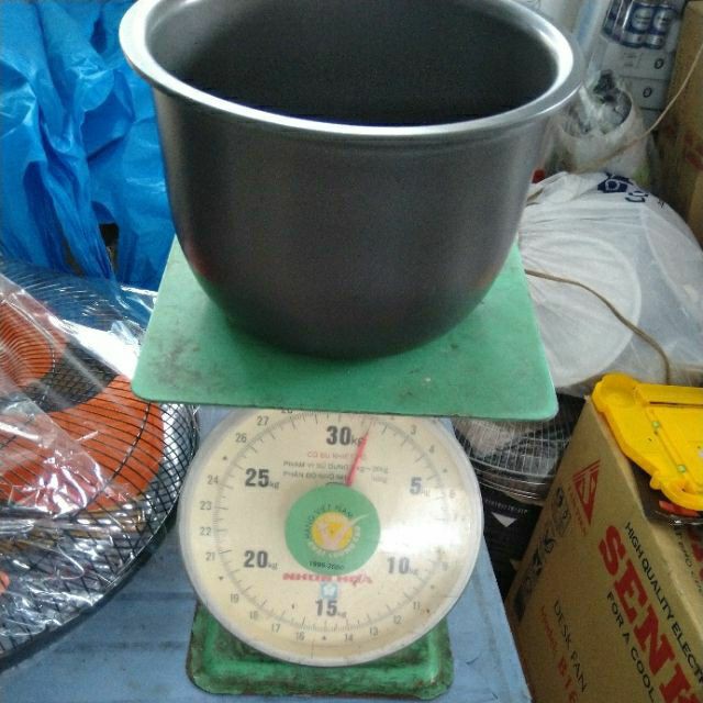 Nồi cơm điện điện tử Tosiba 1,8L RC-18NMFVN | BigBuy360 - bigbuy360.vn