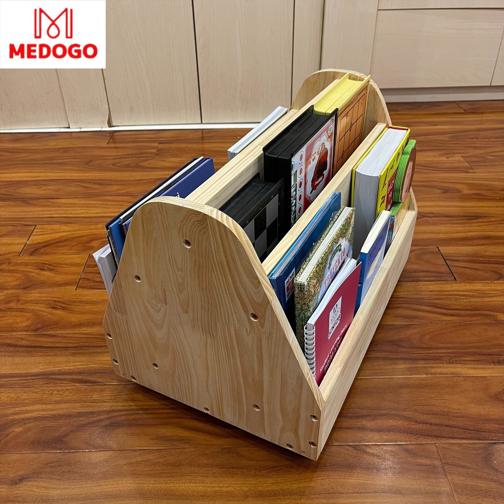 Kệ sách cỡ to MEDOGO 4 ngăn có bánh xe di chuyển tiện lợi chất liệu gỗ thông nhập khẩu an toàn cho bé