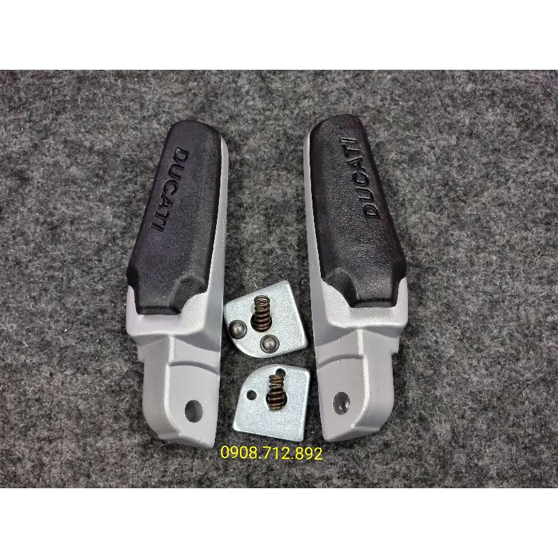 Bộ gác chân sau nhôm đệm cao su rất êm gắn các dòng xe yamaha , honda