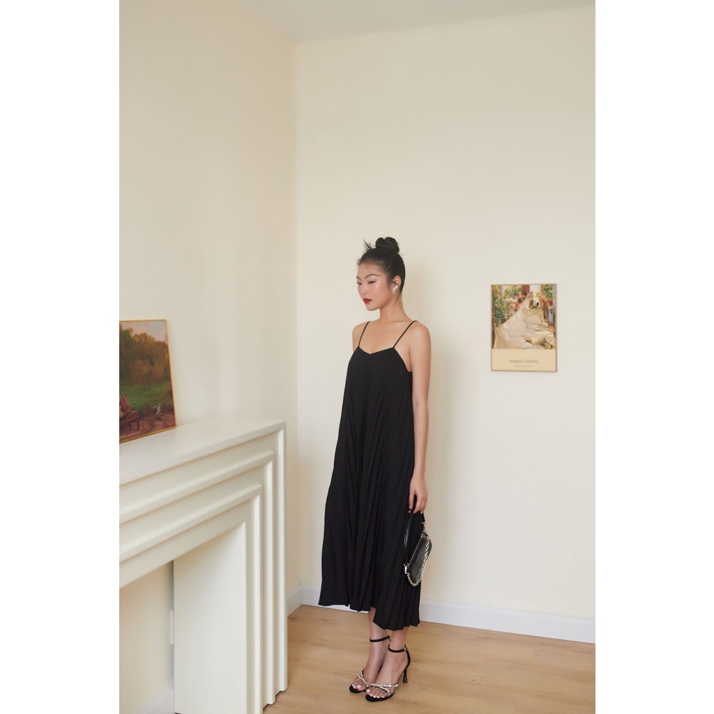 TUBYCATU | Đầm đen midi pleated