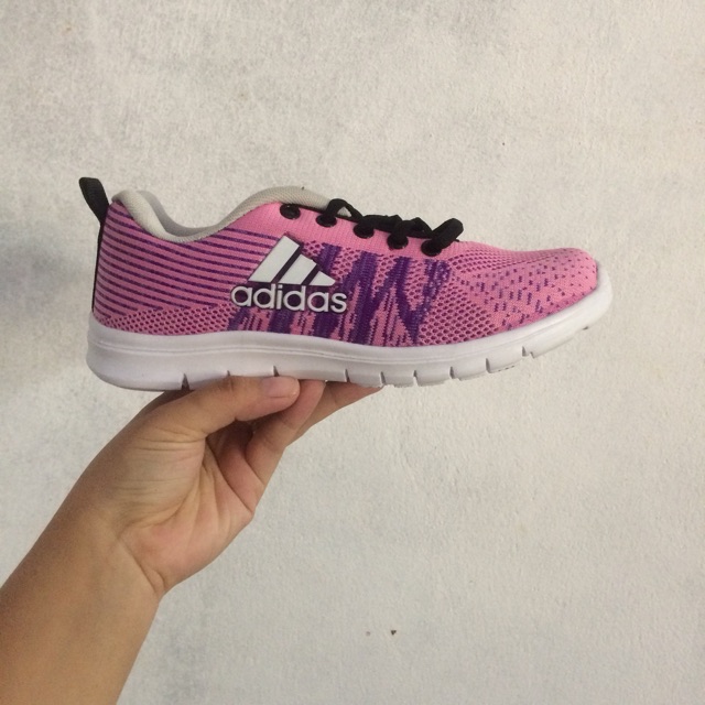 Giày nữ adidas