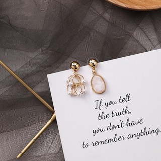 Bông tai bất đối xứng đính hạt