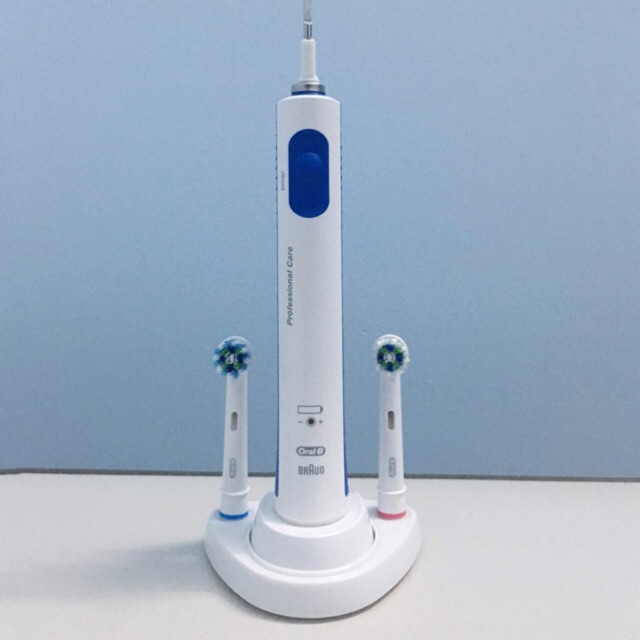 Đế cắm đầu bàn chải điện Oral-B ( sản phẩm không bao gồm bàn chải và đầu bàn chải).