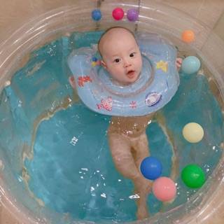 Bể bơi thành cao cho bé