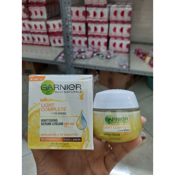 BỘ KEM DƯỠNG NGÀY ĐÊM GARNIER VÀNG