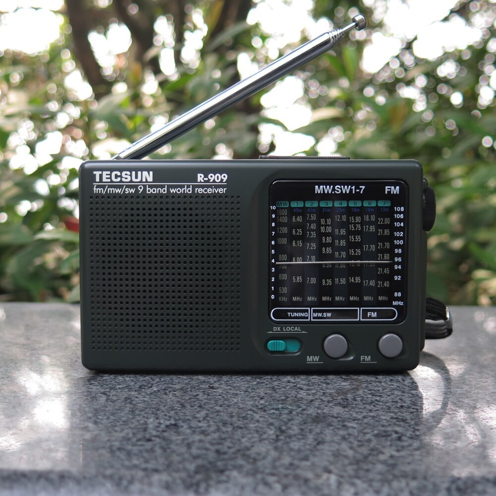 Radio Tecsun R-909