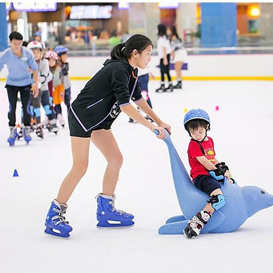 HCM  Vé vào cửa trẻ em dưới 140cm tại Sân băng Vincom Ice Rink Landmark 81 - Áp dụng thứ 7, chủ nhật và Lễ