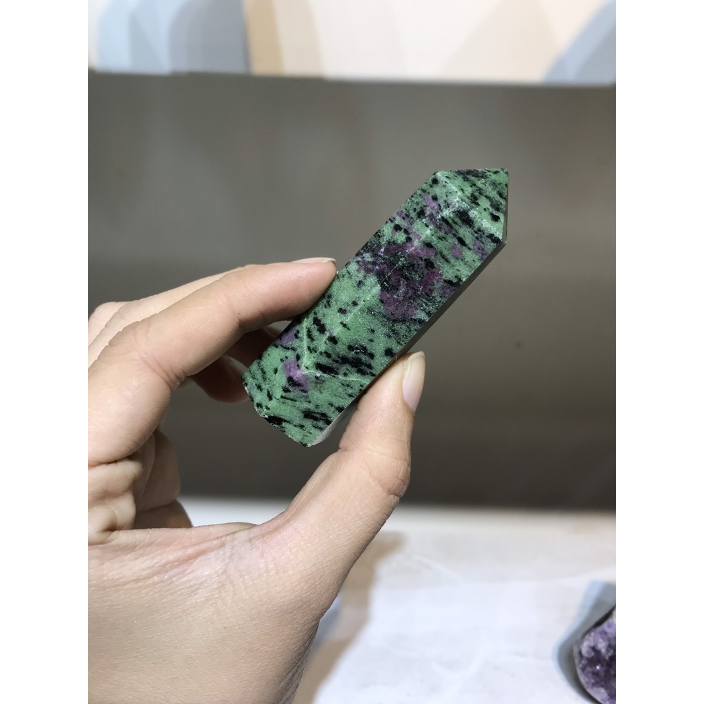 Trụ đá thanh tẩy Ruby Nam Phi [ có clip] - size 7- 8 cm