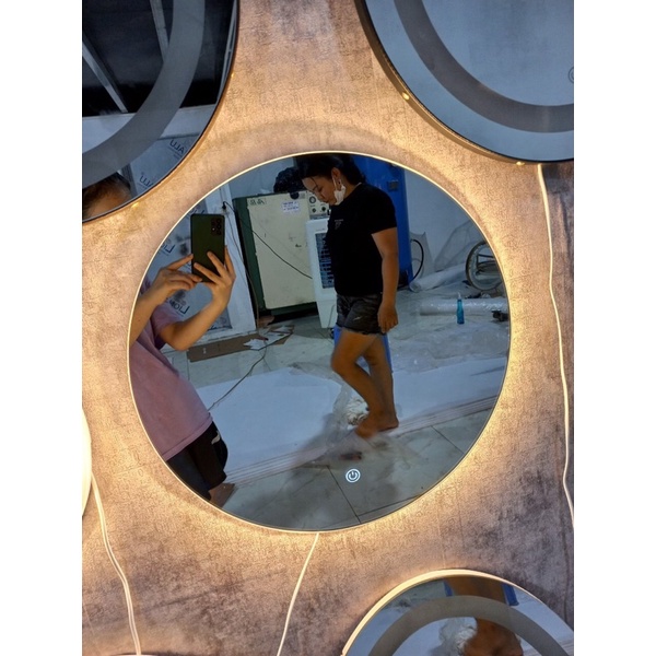 Gương trang điểm treo tường đèn led  , Gương led cảm ứng cao cấp siêu sang