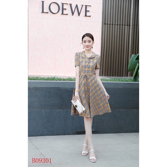 Đầm sơ mi dáng xoè tay ngắn thương hiệu Burberry BBR cao cấp hoạ tiết kẻ