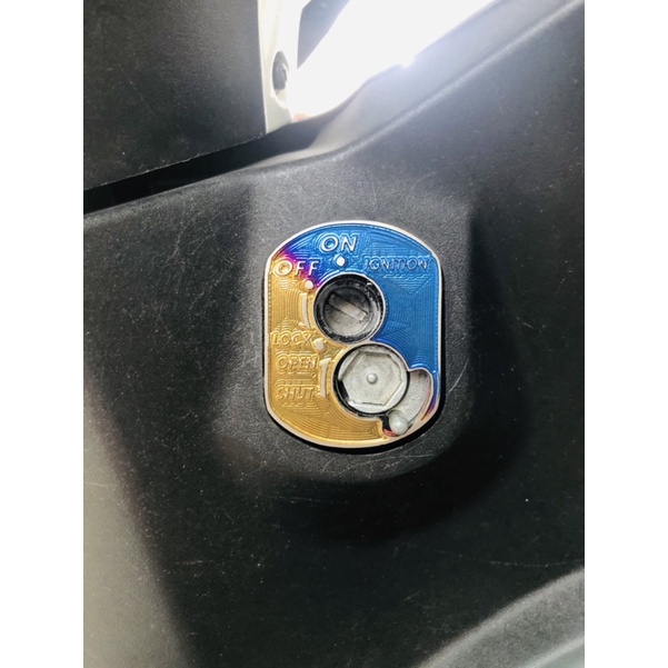 Tem Ốp Ổ Khoá Titan Khò 3D Các Dòng Xe Có Sẵn Keo 3M