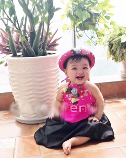 Yếm đào kèm mấn Trung Thu cho bé