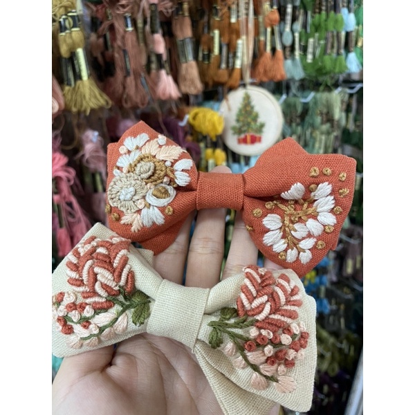 Kẹp nơ thêu tay (handmade by Pong )