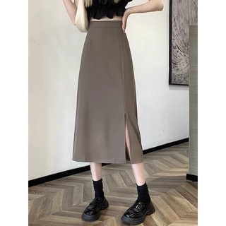 Chân váy xẻ trước cạp cao