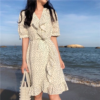 VÁY CỔ V CHẤM BI 2 màu trắng - đỏ