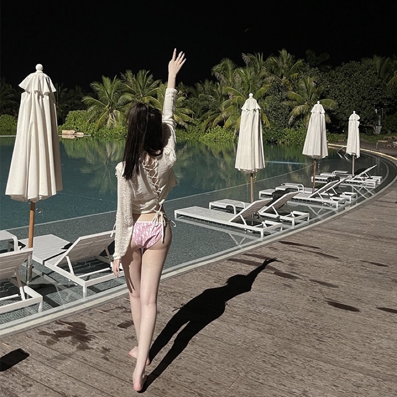 ÁO LEN MỎNG RÁCH ĐI BIỂN MẶC KÈM BIKINI CHIC GIRL