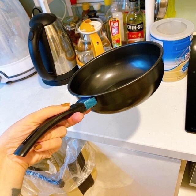 Chảo chống dính 18cm dùng cho mọi loại bếp trong gia đình