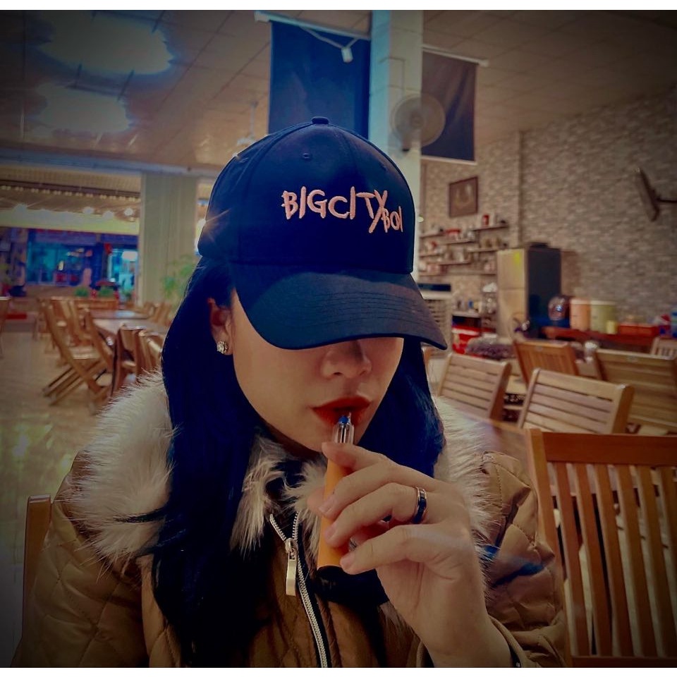 Mũ Bigcityboi đen lưỡi trai, nón kết Bigcityboi đen logo hồng cao cấp, dành cho mọi lứa tuổi cả nam và nữ.