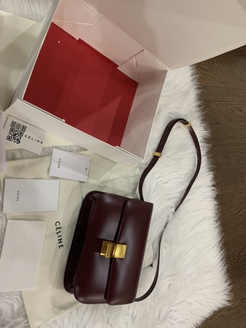 Túi Celine Box bag màu đỏ đô Burgandy cỡ tiêu chuẩn medium hộp nam châm full thẻ túi vải. Có sẵn Hà Nội