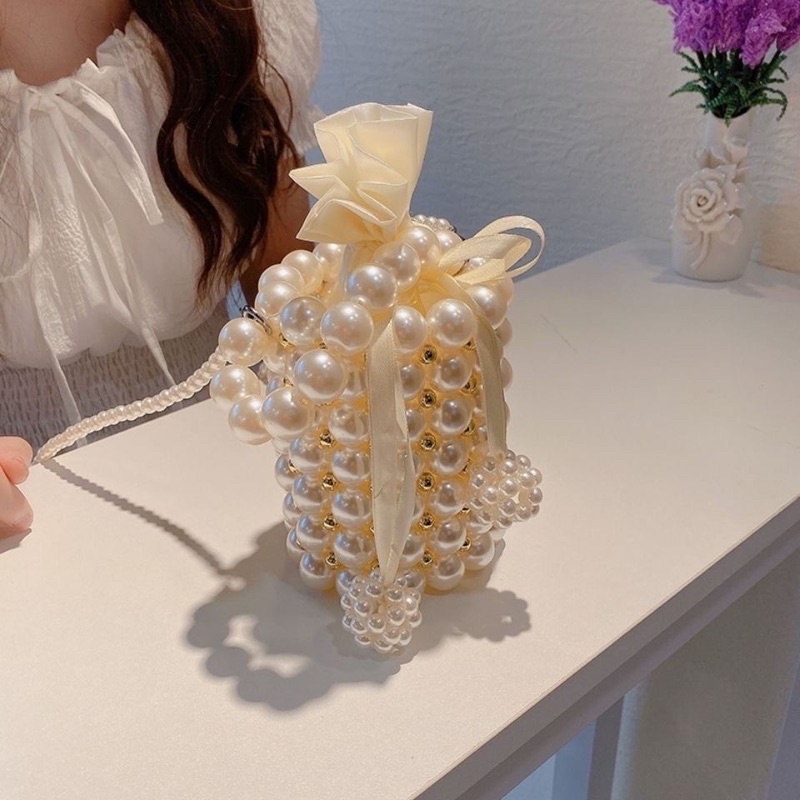 Túi Ngọc THUỶ TIÊN full túi lụa hãng bên trong có dây đeo chéo ạ