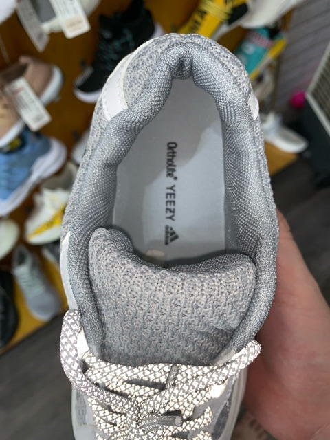 [FREESHIP+DÂY 50k] Video giày phản quang yz 700 static+ dây phản quang 50k+Hộp yz | BigBuy360 - bigbuy360.vn