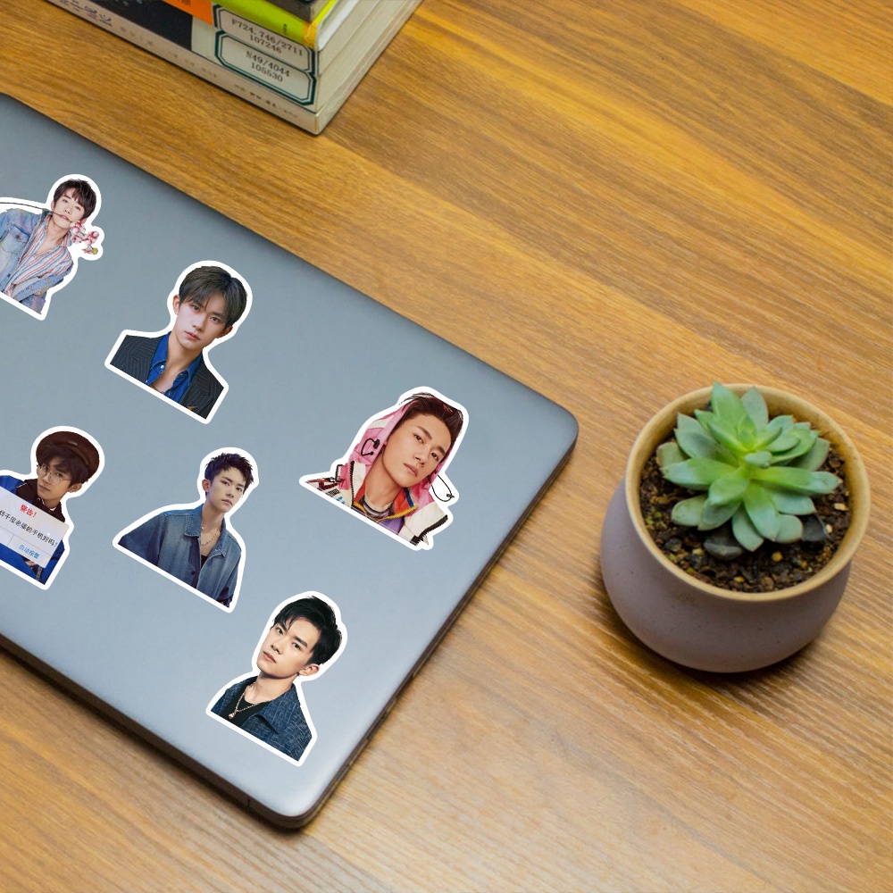 Bộ 50 miếng dán trang trí cốc nước/ máy tính xách tay chống thấm nước hình Dịch Dương Thiên Tỉ