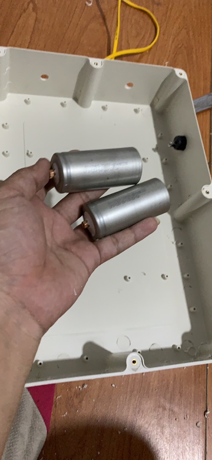 Pin lithium sắt cell pin 32650 dung lượng 50ah có đồng hồ hiển thị