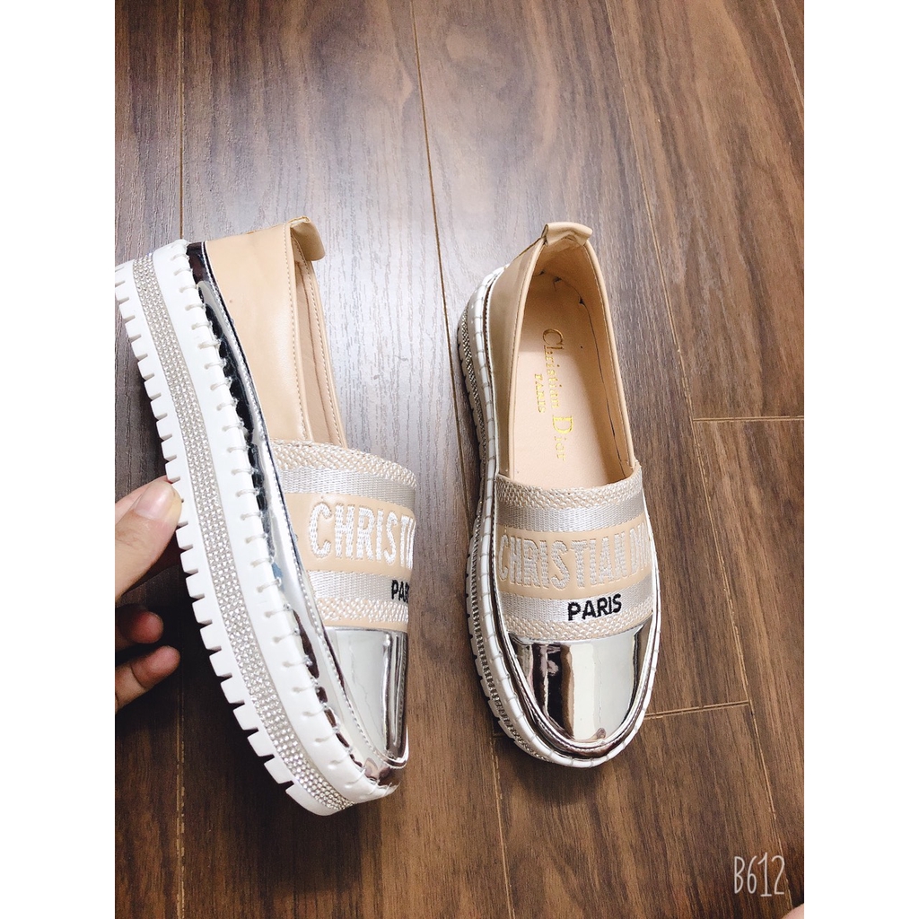 Giày lười nữ đế cao viền nạm đá da bóng sang chảnh | BigBuy360 - bigbuy360.vn