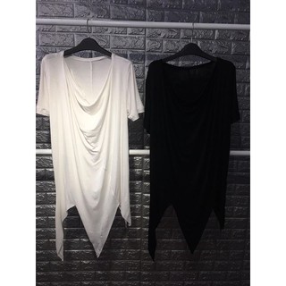 Áo thun unisex cổ đổ xẻ tà