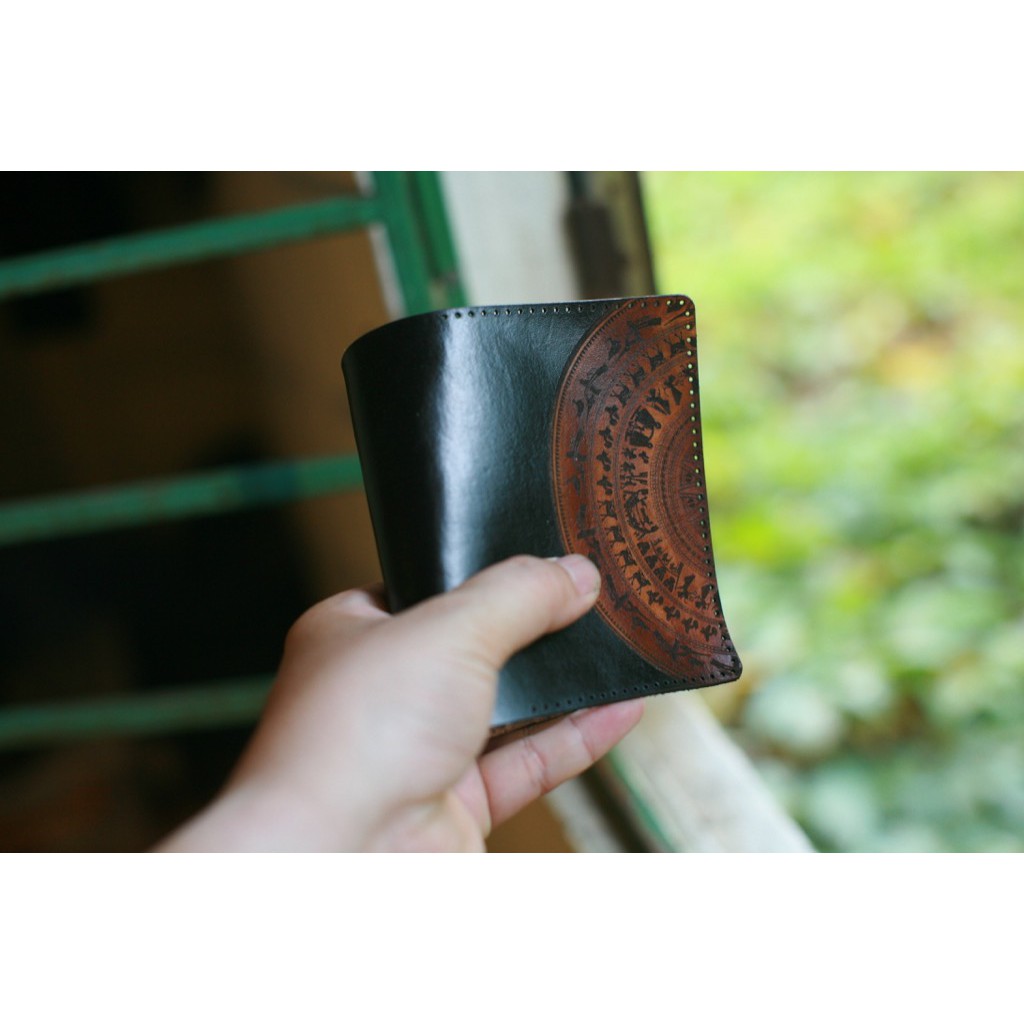 Ví nam da bò RAM Leather Italia Vegtan Khắc Trống Đồng Việt Nam Đen Tuyền