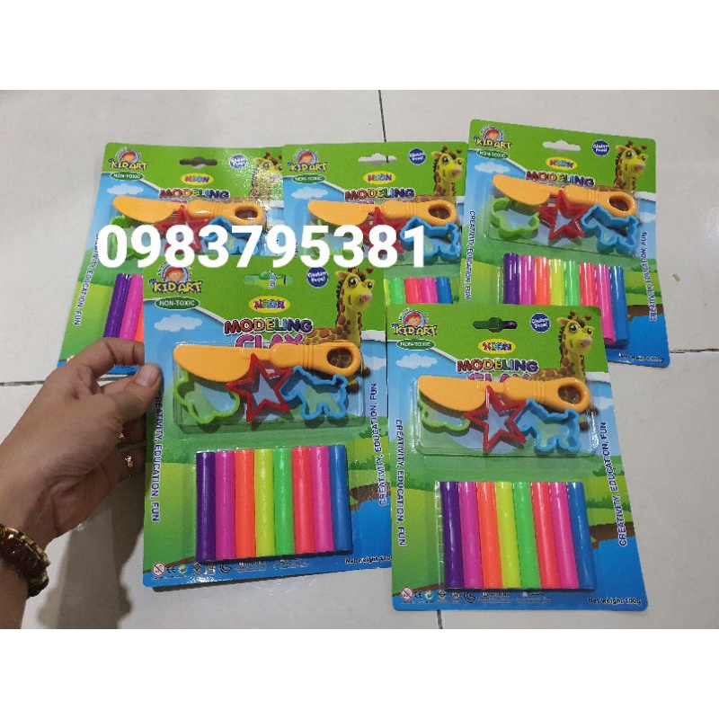 Bộ đồ chơi đất sét cho bé