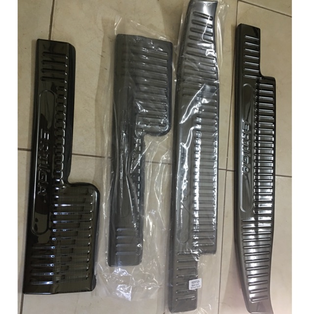 Ốp bậc to ertiga 2019