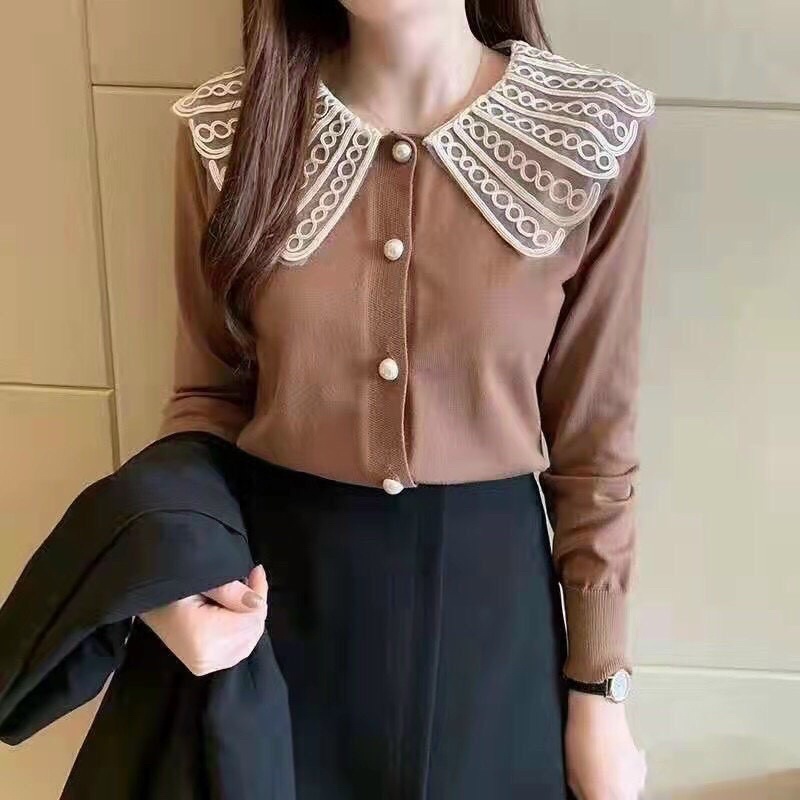 Áo len cổ ren