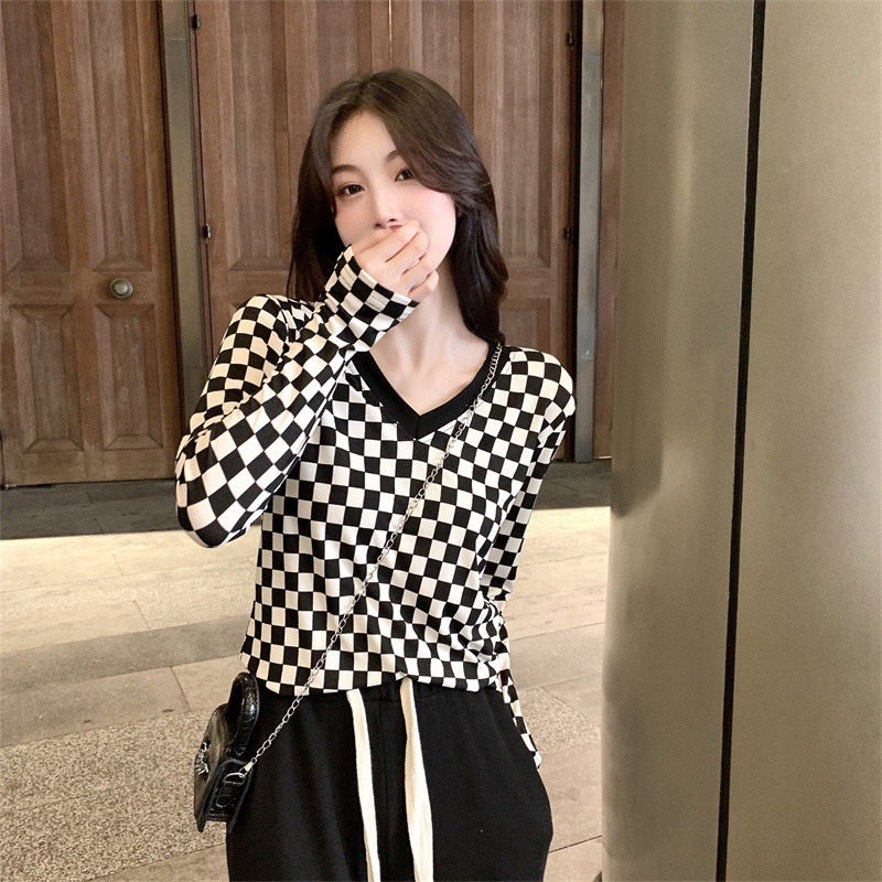 Áo thun tay dài cổ chữ V họa tiết sọc caro thời trang cho nữ