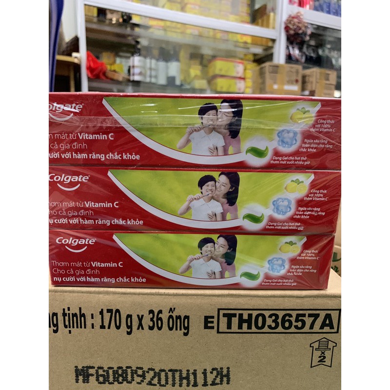 Kem đánh răng Colgate Vitamin C 170g