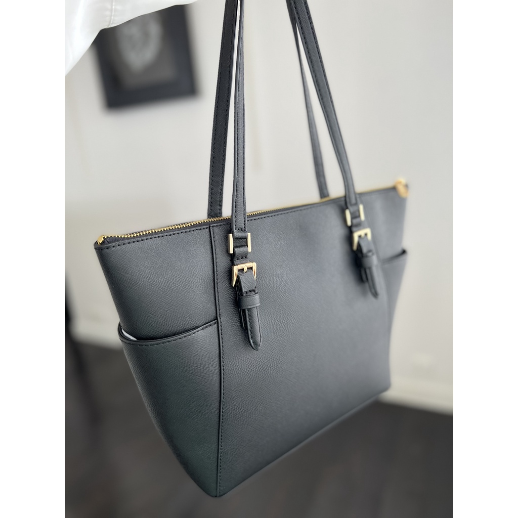 Túi xách nữ chính hãng Michael Kors CHARLOTTE  TOTE  Mẫu mới gọn đẹp nhẹ hơn mẫu cũ - Size 27-26-35cm - Màu đen dễ đeo