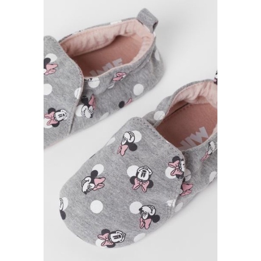 Set 2 đôi giày tập đi HM