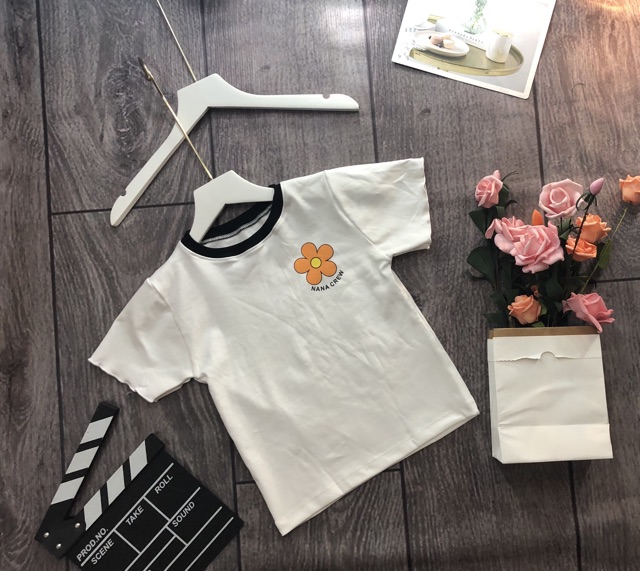 Áo croptop hoa cúc