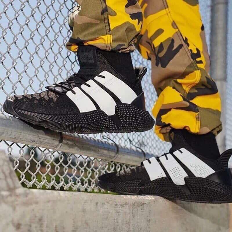 Giày thể thao Adidas Prophere màu đen vạch trắng siêu hot